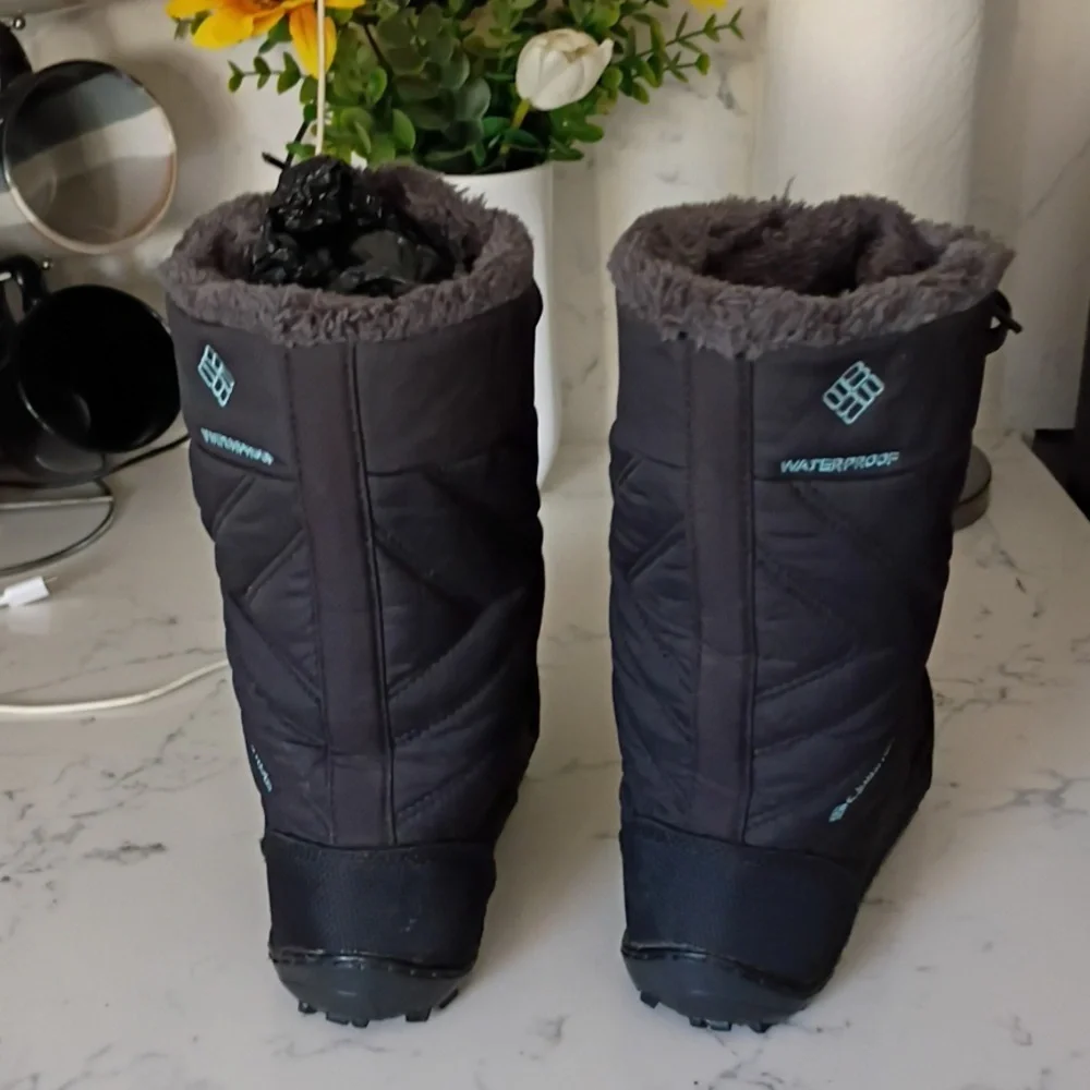 Columbia Black Quilted Winter Boots